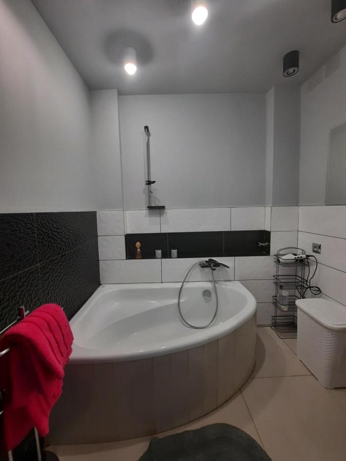 Apartament Zorzy Przy Instytucie Kardiologii Anin Apartment Warsaw Exterior photo